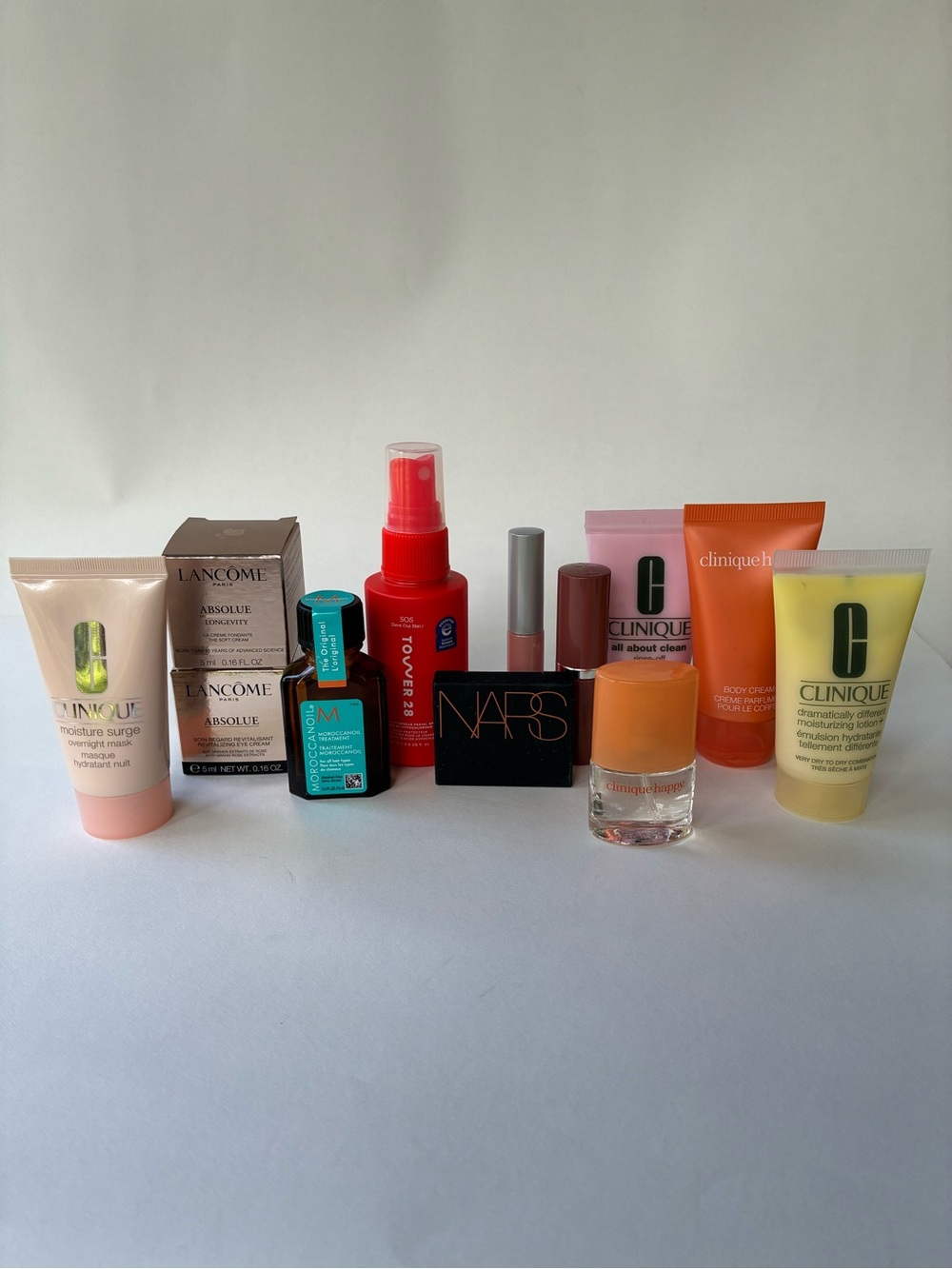 Clinique Cosmetic Pouches and Variety of Makeup Minis - Picture 3 of 3